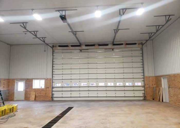 Commercial garage door